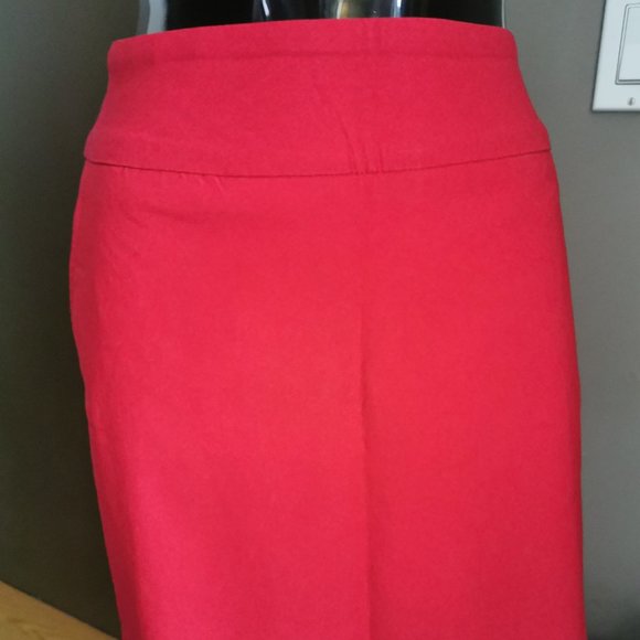 S.C.&Co. Tummy Control Printed Skirt (Red) - Picture 2 of 7